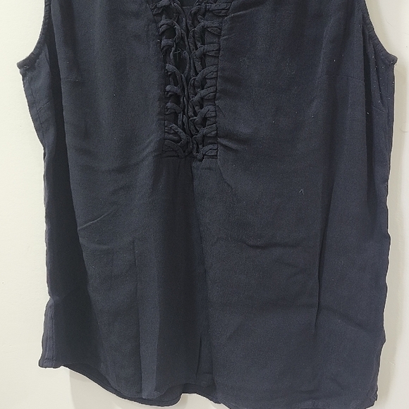 Daniel Rainn Black V-Neck Sleeveless Blouse - Picture 4 of 7